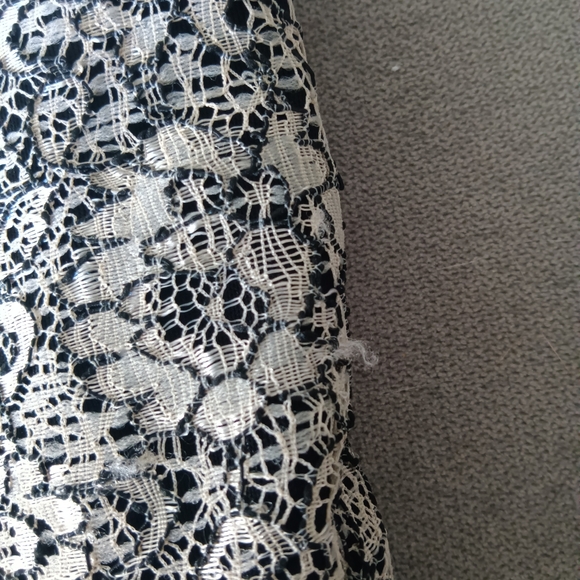 Ruffled lace Dynamite mini dress beige and black lace size 11 - Picture 11 of 13